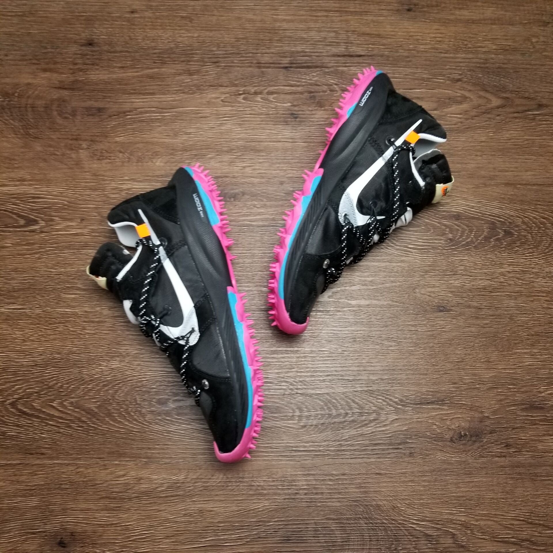 Off-White x NikeUnisex Zoom Terra Kiger 5 - Black