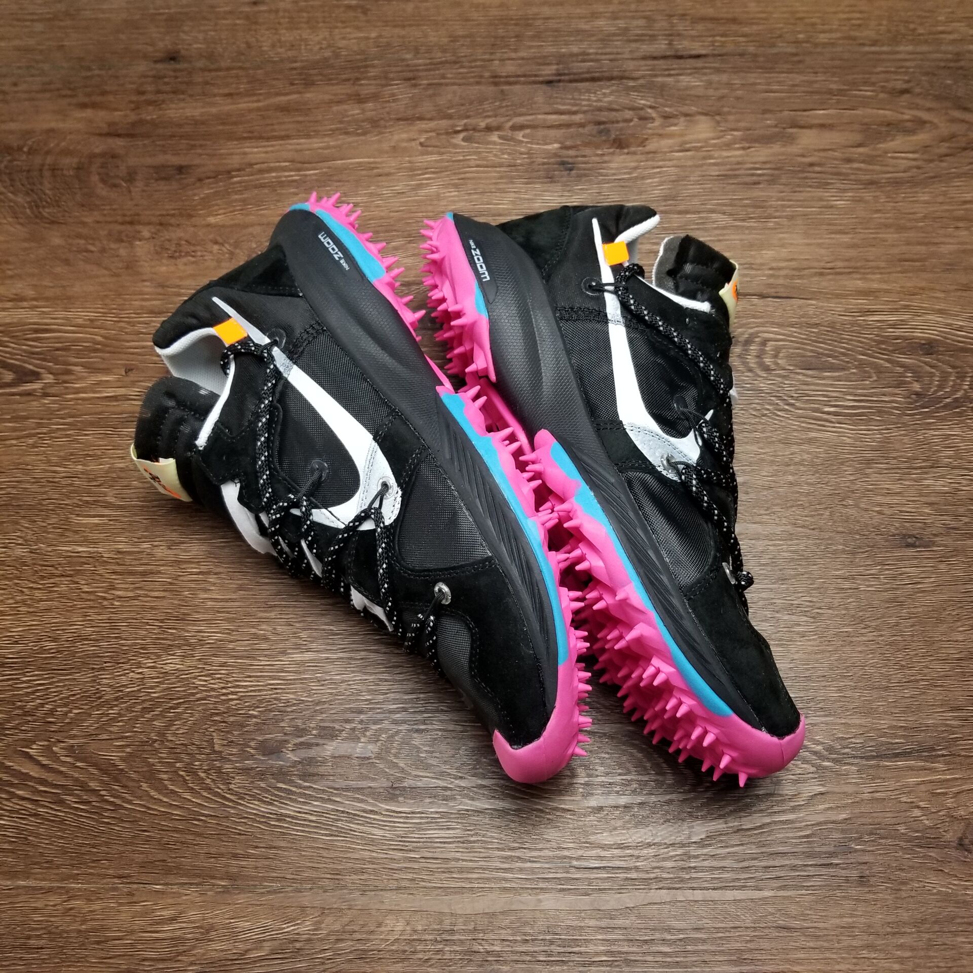 Off-White x NikeUnisex Zoom Terra Kiger 5 - Black