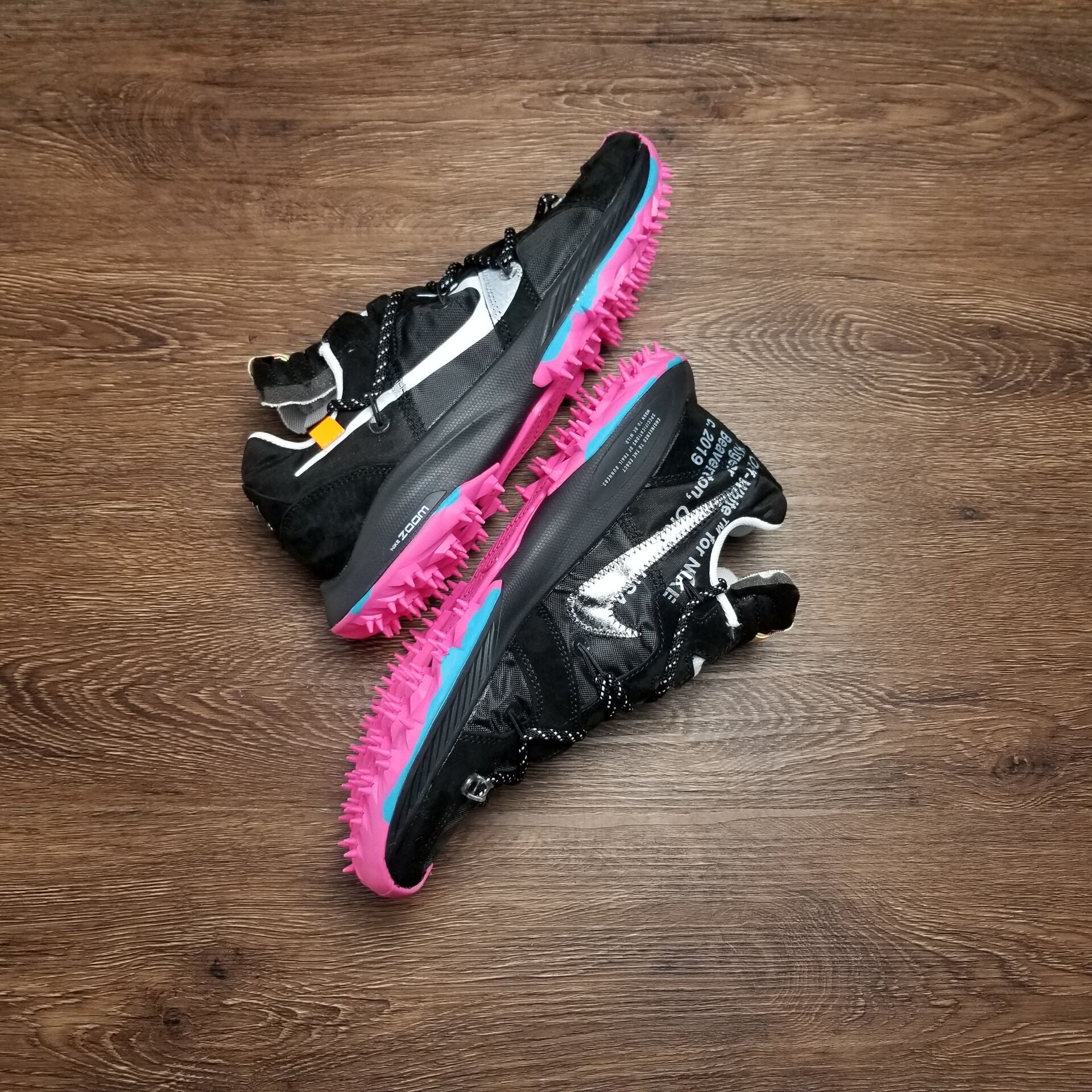 Off-White x NikeUnisex Zoom Terra Kiger 5 - Black