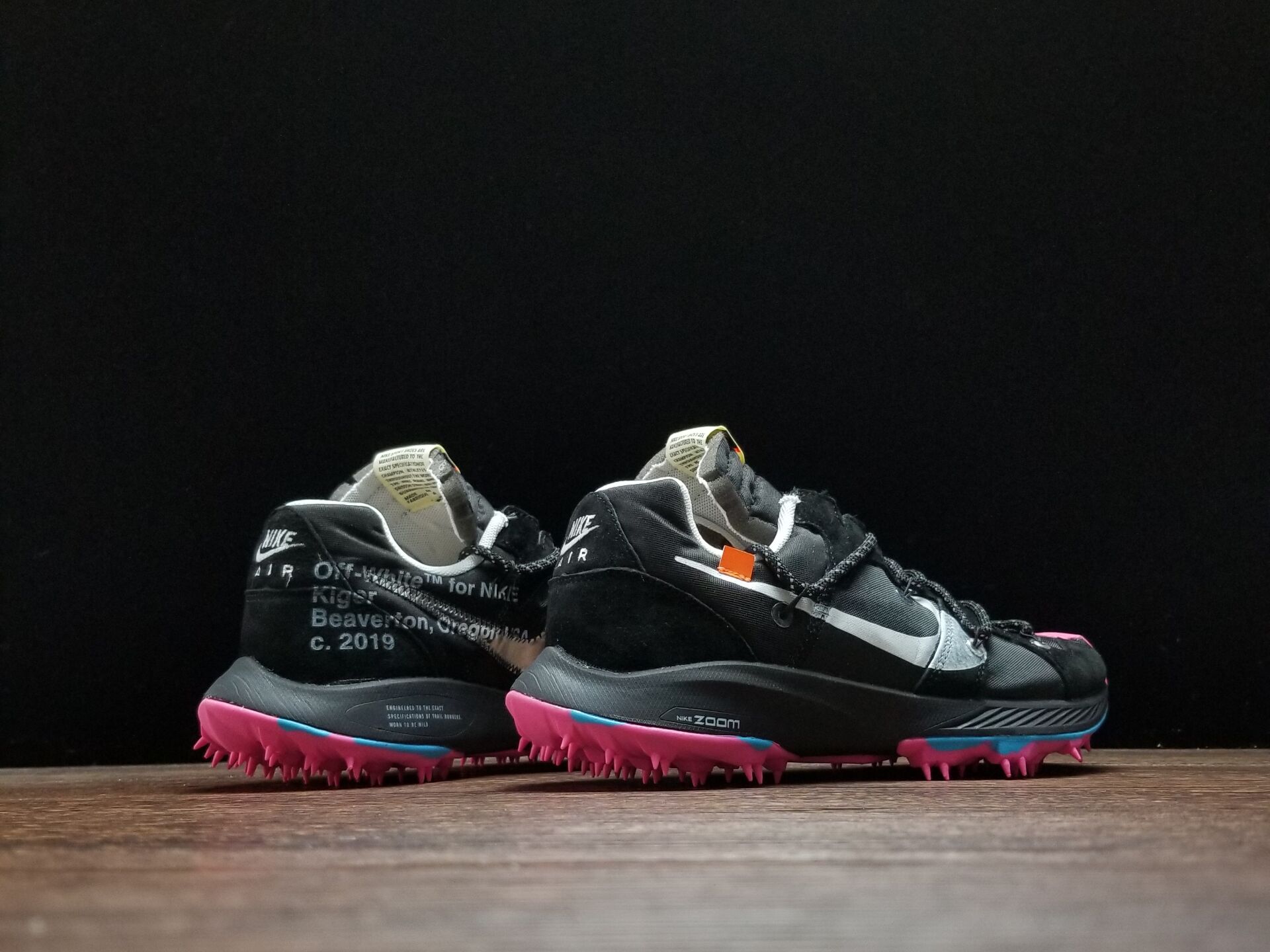 Off-White x NikeUnisex Zoom Terra Kiger 5 - Black