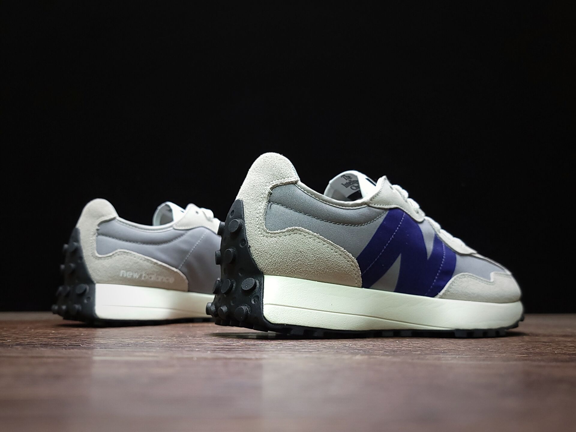 New Balance 327 - Grey/Purple