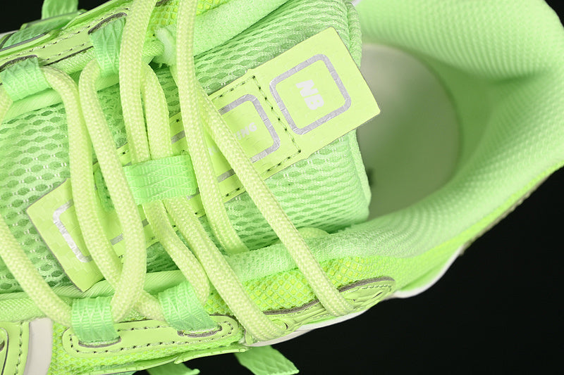 New Balance 1906A - Neon Green