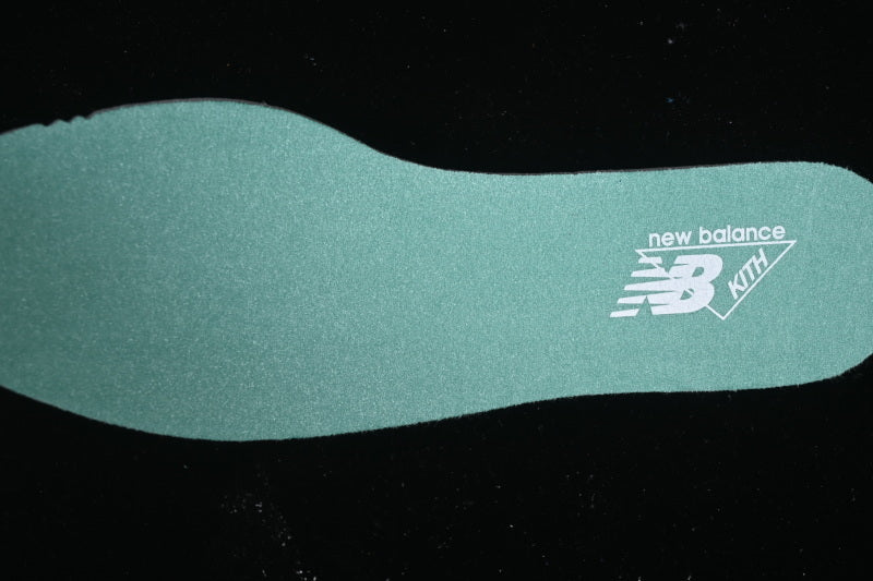 New Balance 204L - Green Silver