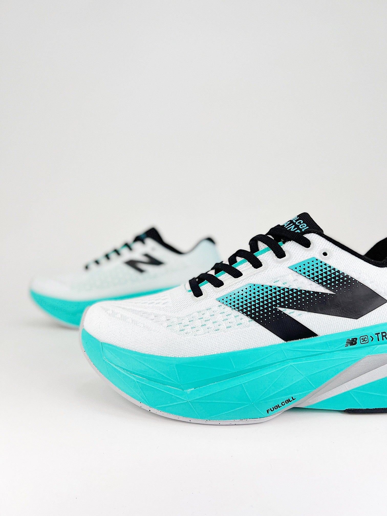 New Balance FuelCell SuperComp Trainer v3 - Cyber Jade