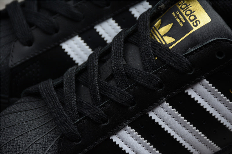 adidasUnisex Superstar - Core Black/Cloud White/Gold
