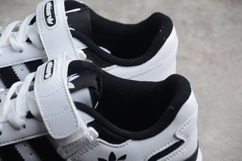 adidasUnisex Forum Low - White/Black