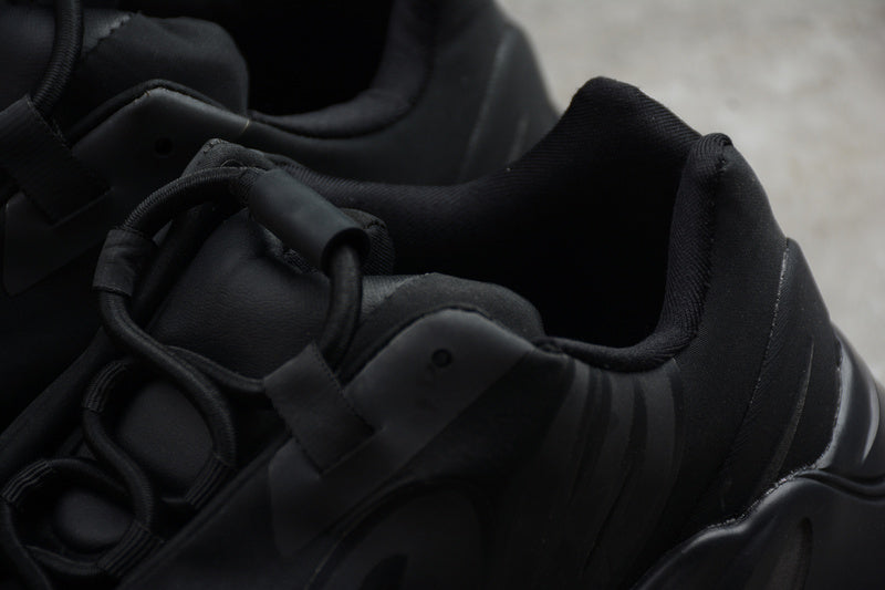 adidasUnisex Yeezy Boost 700 MNVN - Triple Black