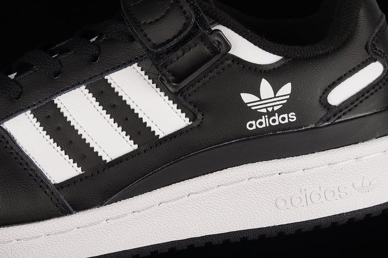 adidasMens Forum Low - Panda