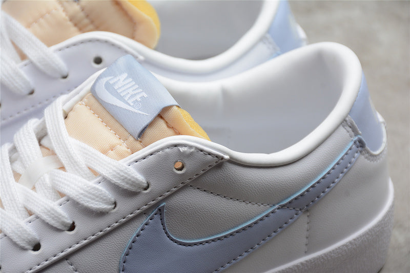 NikeUnisex Blazer Low 77 - White/Blue