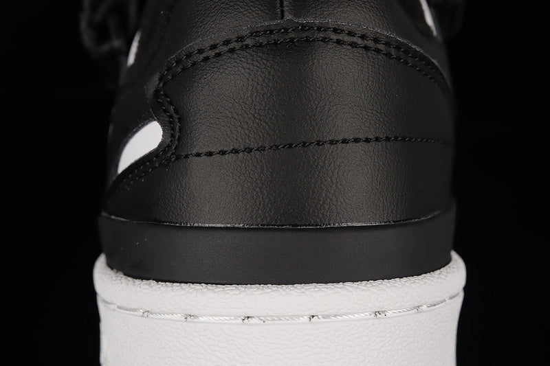 adidasMens Forum Low - Panda