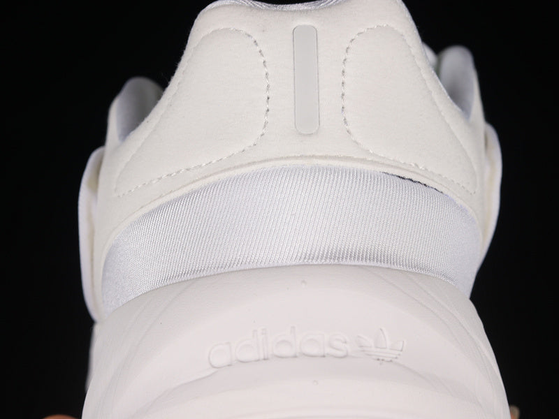 adidasUnisex Ozelia - White