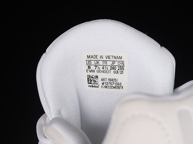 adidasUnisex Ozelia - White