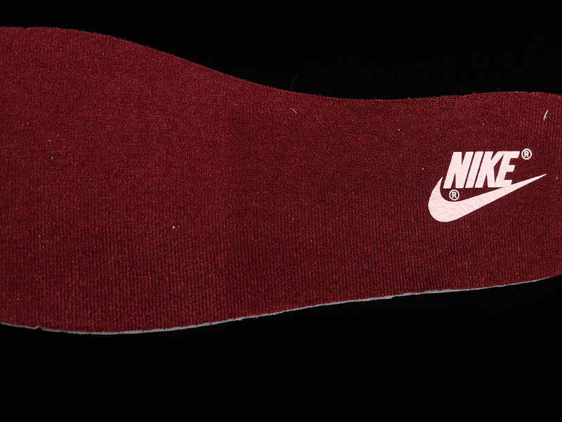 NikeUnisex Dunk Low Retro - Valentine's Day