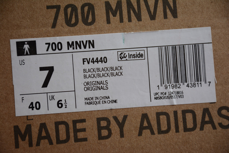 adidasUnisex Yeezy Boost 700 MNVN - Triple Black