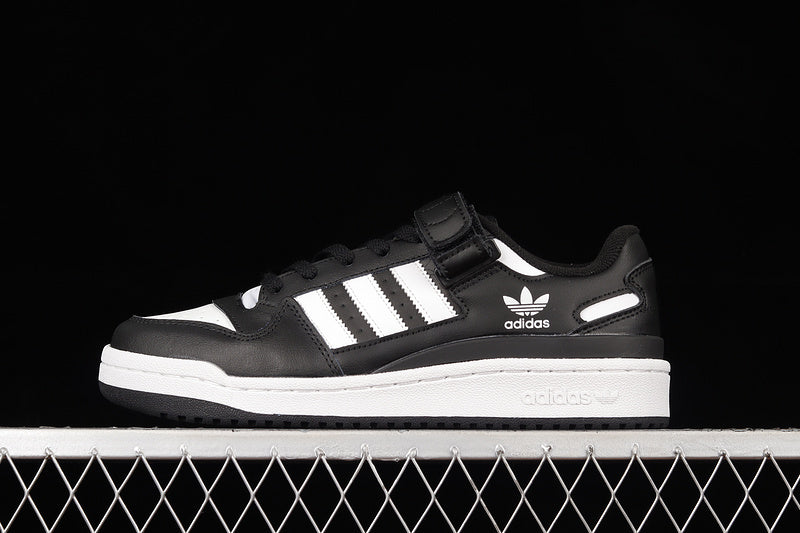 adidasMens Forum Low - Panda
