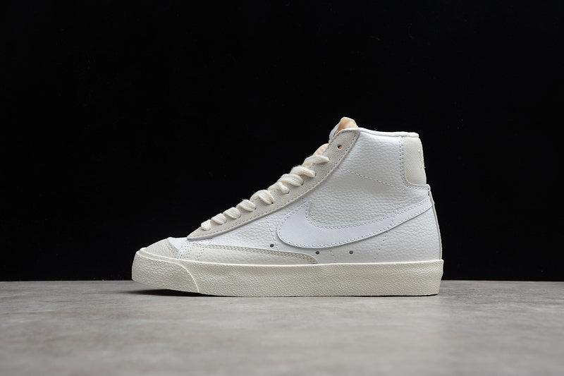 NikeUnisex Blazer MID VINTAGE 77 - BLANCAS
