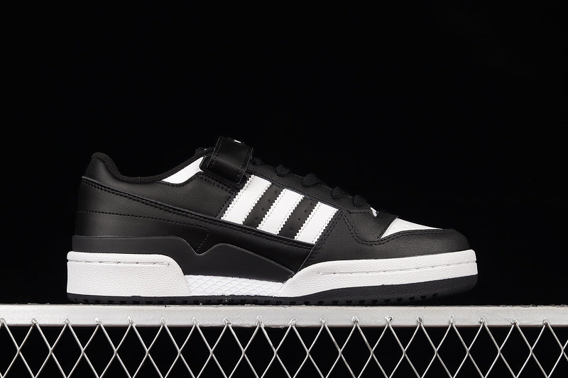 adidasMens Forum Low - Panda
