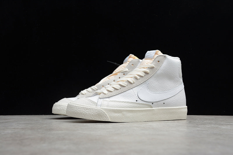 NikeUnisex Blazer MID VINTAGE 77 - BLANCAS