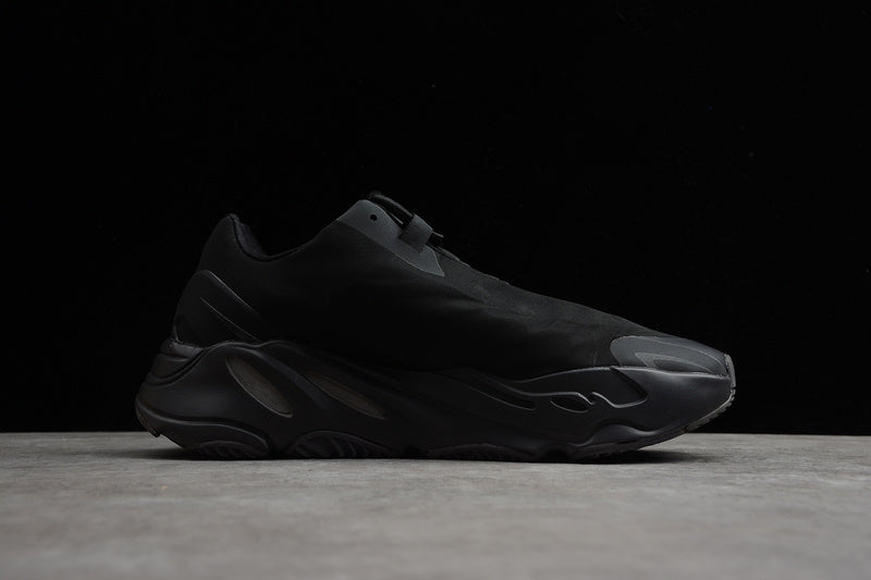 adidasUnisex Yeezy Boost 700 MNVN - Triple Black