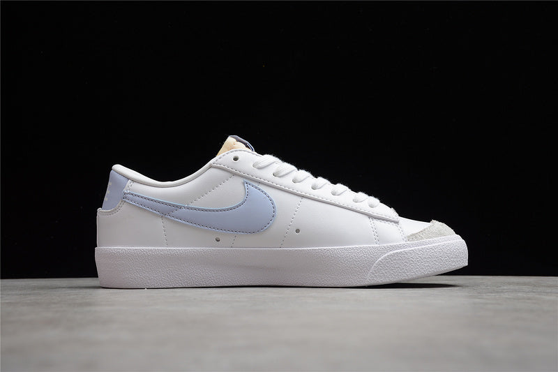 NikeUnisex Blazer Low 77 - White/Blue