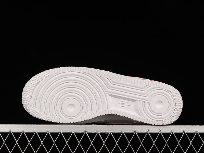 NikeUnisex Air Force 1 AF1 Low '07 - White/Gym Red