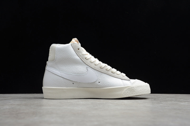 NikeUnisex Blazer MID VINTAGE 77 - BLANCAS