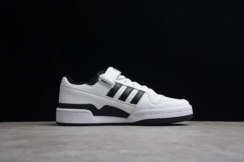 adidasUnisex Forum Low - White/Black