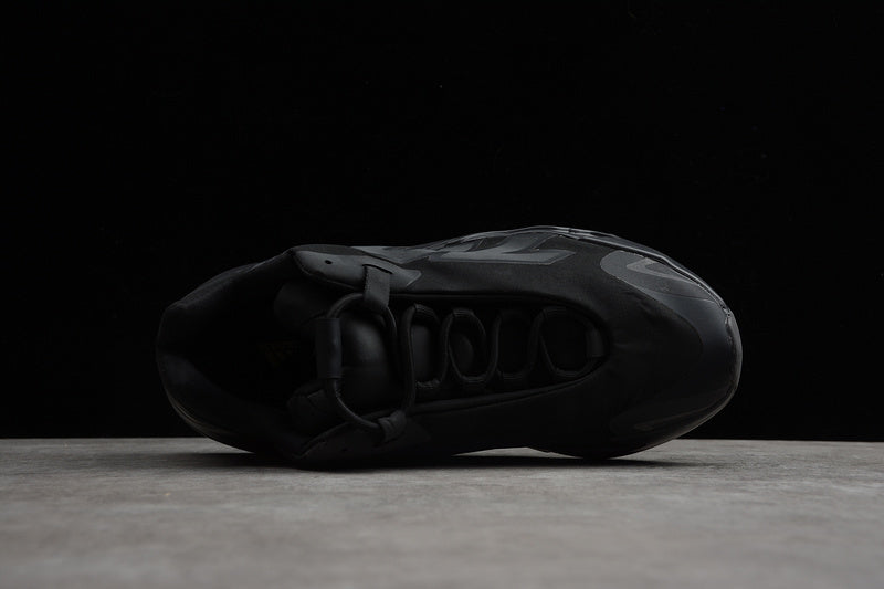 adidasUnisex Yeezy Boost 700 MNVN - Triple Black