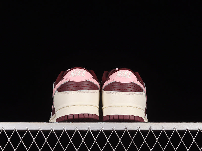 NikeUnisex Dunk Low Retro - Valentine's Day