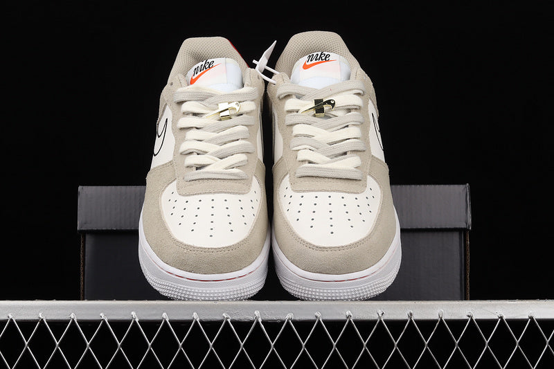 NikeUnisex Air Force 1 AF1 Low First Use Light - Sail Red