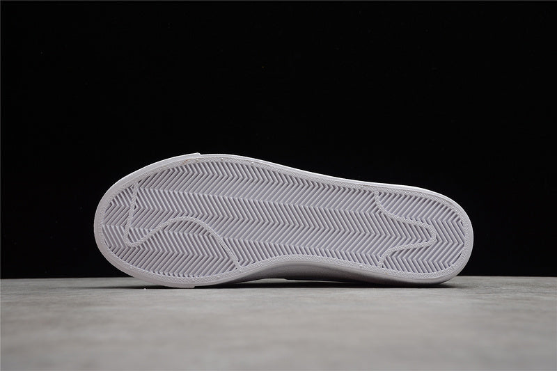 NikeUnisex Blazer Low 77 - White/Blue