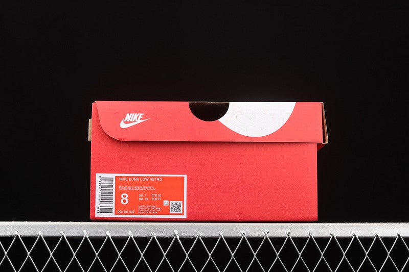 NikeUnisex Dunk Low Medium - Grey UNLV