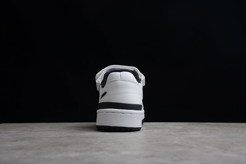 adidasUnisex Forum Low - White/Black