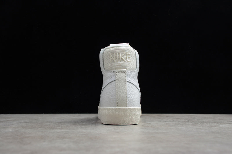 NikeUnisex Blazer MID VINTAGE 77 - BLANCAS