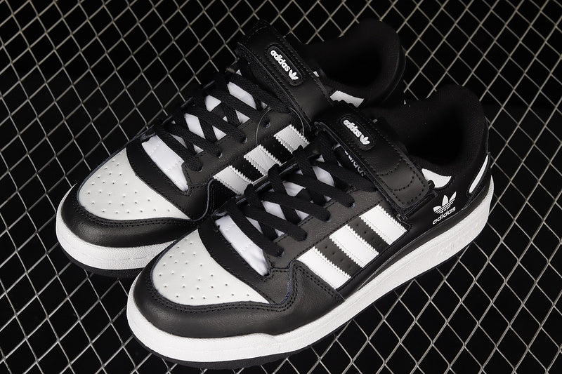 adidasMens Forum Low - Panda