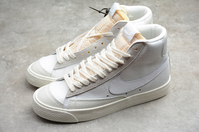 NikeUnisex Blazer MID VINTAGE 77 - BLANCAS