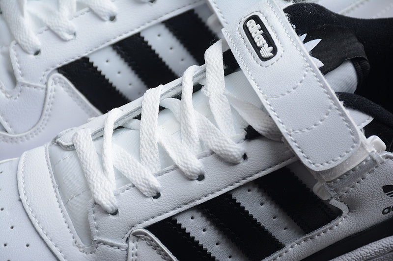 adidasUnisex Forum Low - White/Black