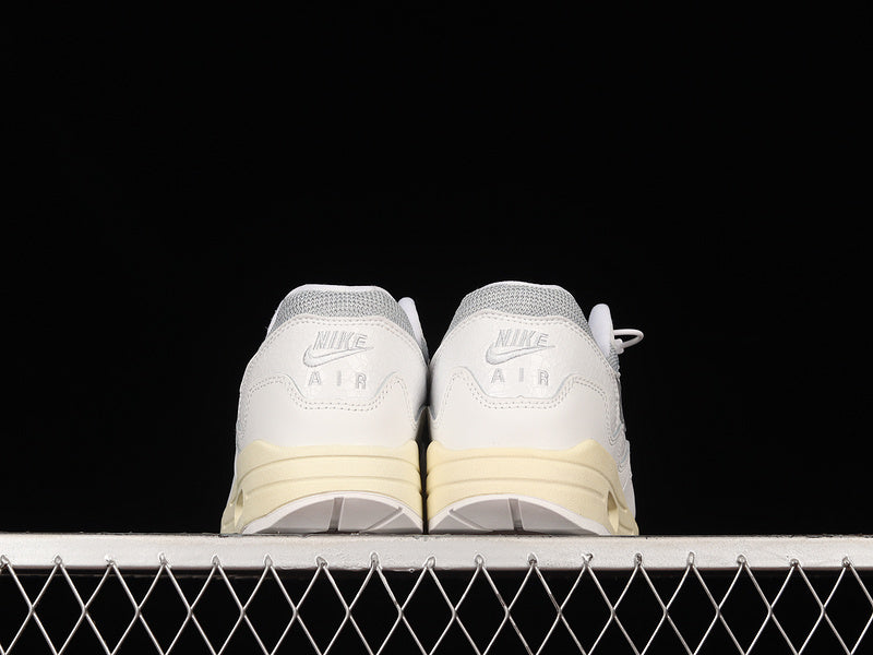 Patta x NikeMens Air Max 1 AM1 - White