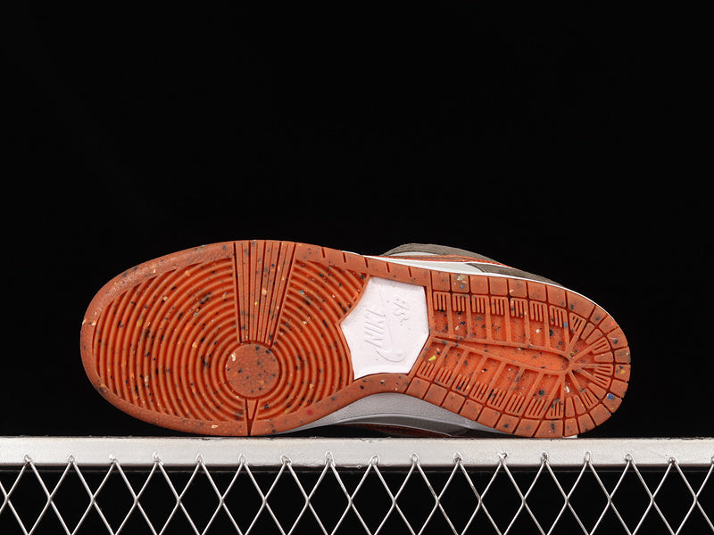 NikeSB Dunk Low - Crushed D.C.