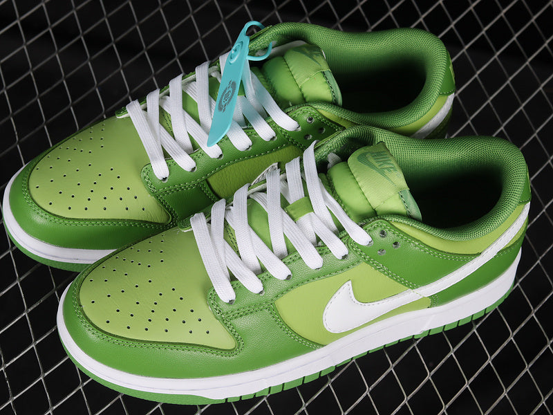 NikeUnisex Dunk Low - Chlorophyll