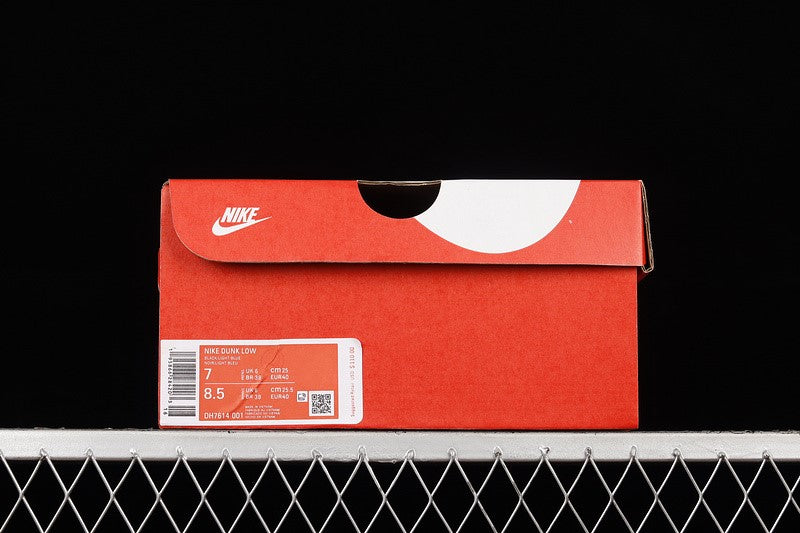NikeUnisex Dunk Low - "Barber Shop/Black"