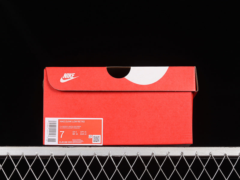 NikeUnisex Dunk Low - Chlorophyll