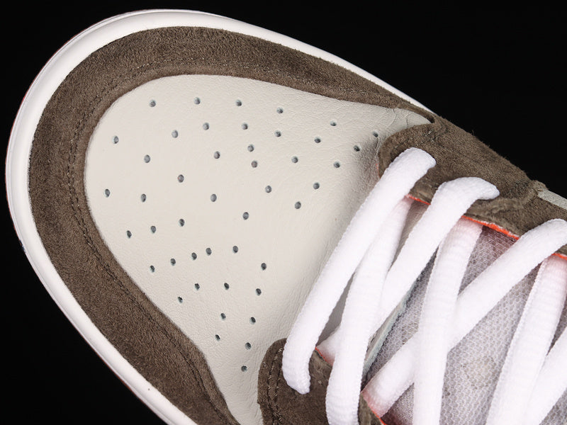 NikeSB Dunk Low - Crushed D.C.