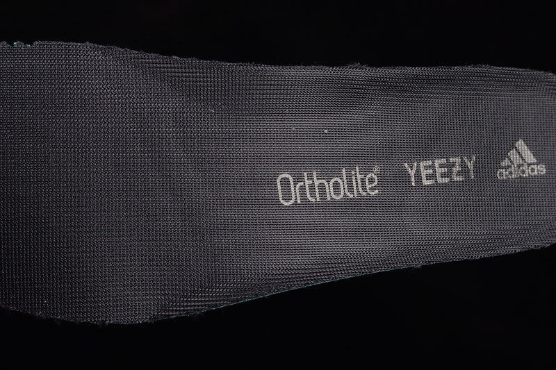 adidasUnisex Yeezy 700 V3 - Fade Carbon