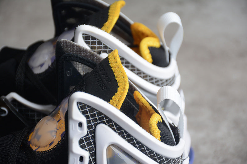 NikeMens LeBron 19 Hardwood - Classic