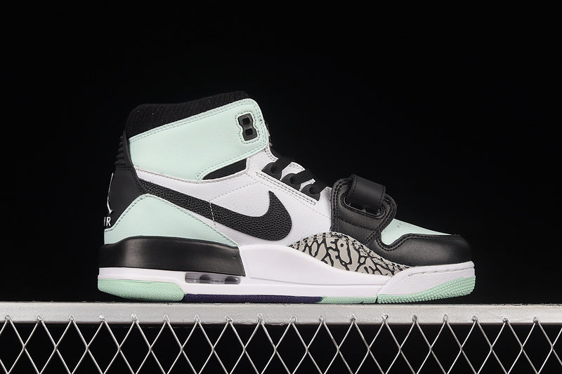 Air Jordan Legacy 312 - Igloo