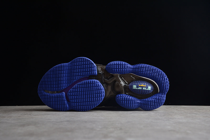 NikeMens LeBron 19 Hardwood - Classic
