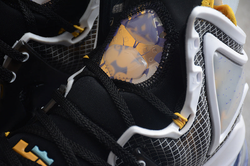 NikeMens LeBron 19 Hardwood - Classic