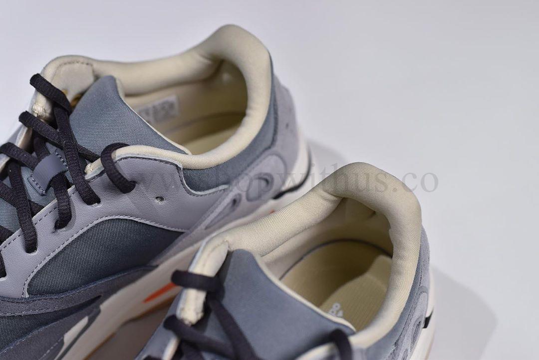 adidasOriginals YEEZY Boost 700 - Magnet