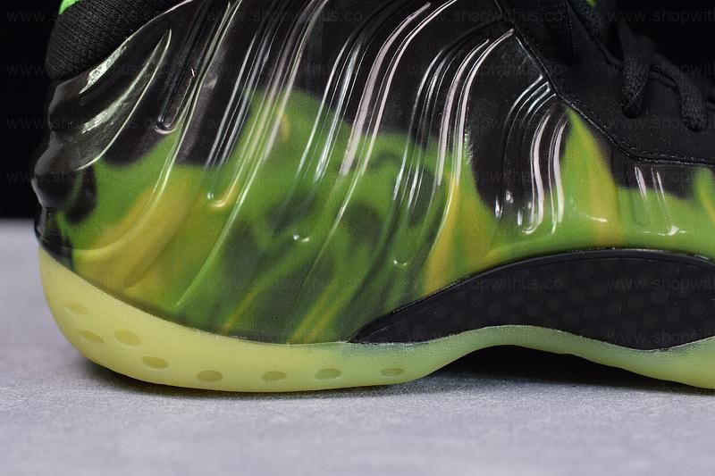 NikeAir Foamposite One - Paranorman